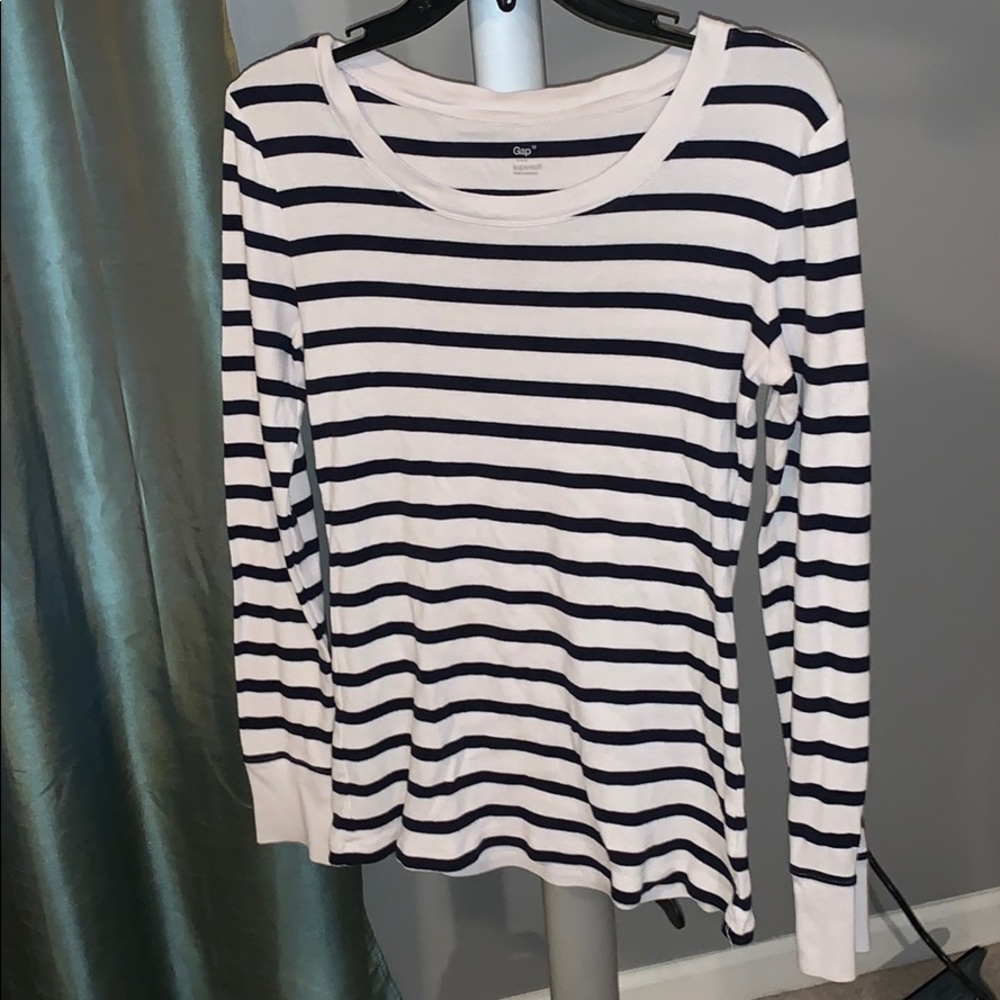 Cute striped long sleeved tee!